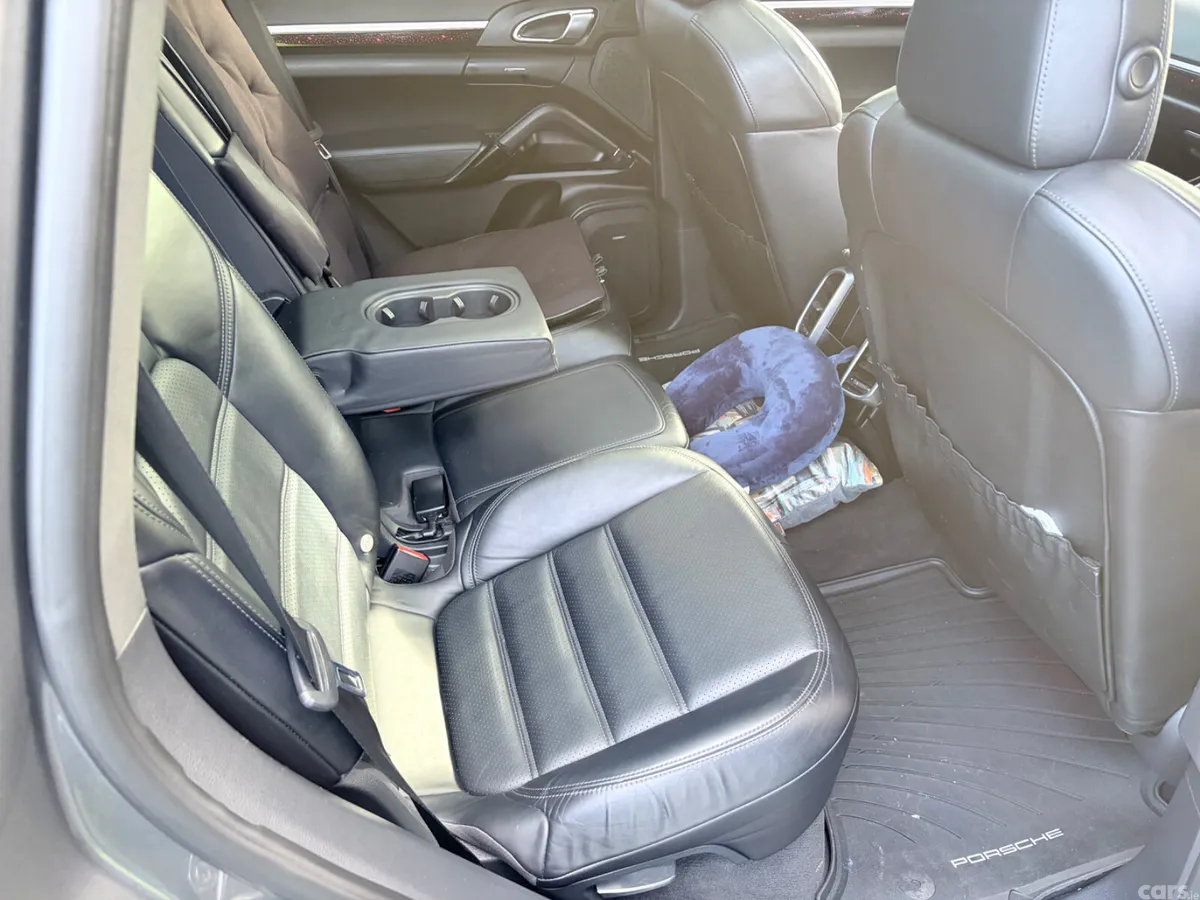Porsche Cayenne SUV, Diesel, 2015, Grey