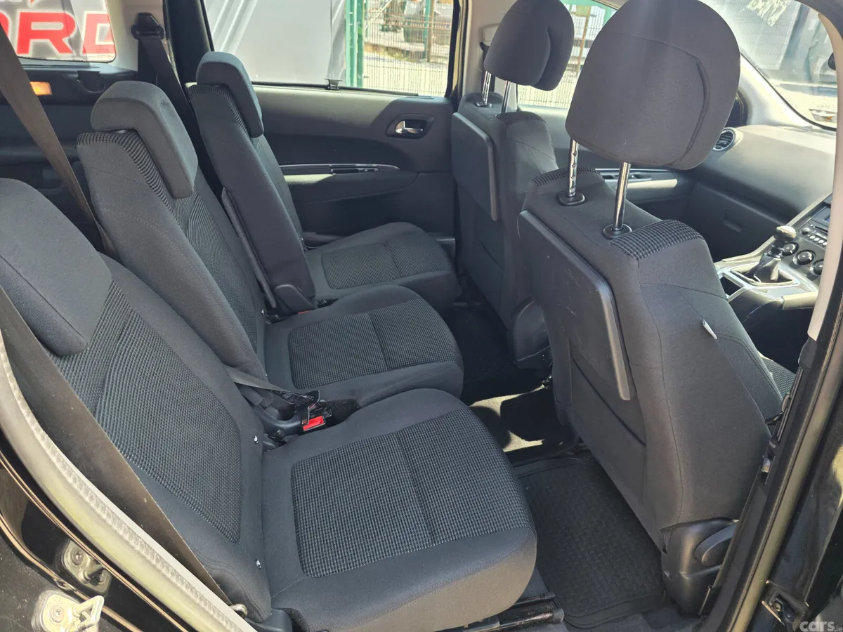 Peugeot 5008 MPV, Diesel, 2015, Black