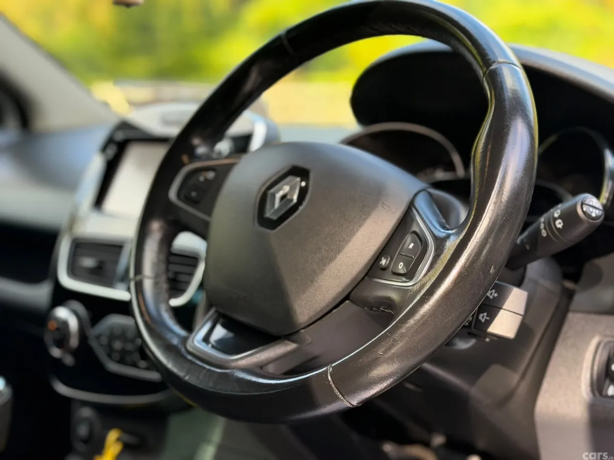 Renault Clio Hatchback, Diesel, 2018, White