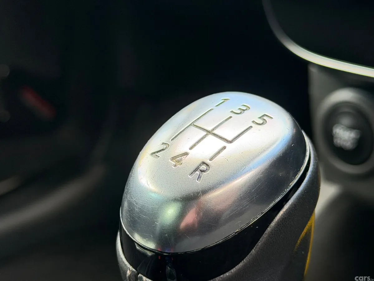 Renault Clio Hatchback, Diesel, 2018, White