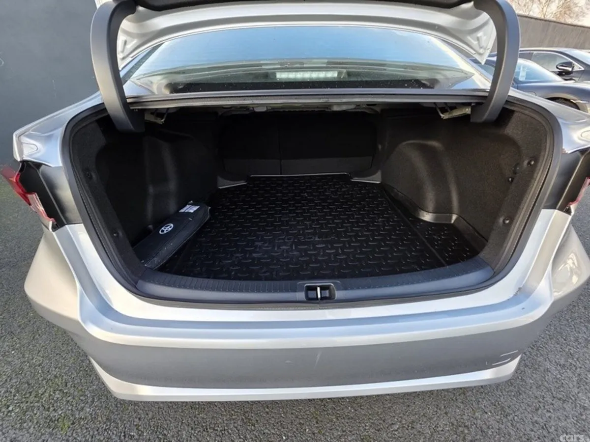 Toyota Corolla Saloon, Petrol Hybrid, 2023, Grey
