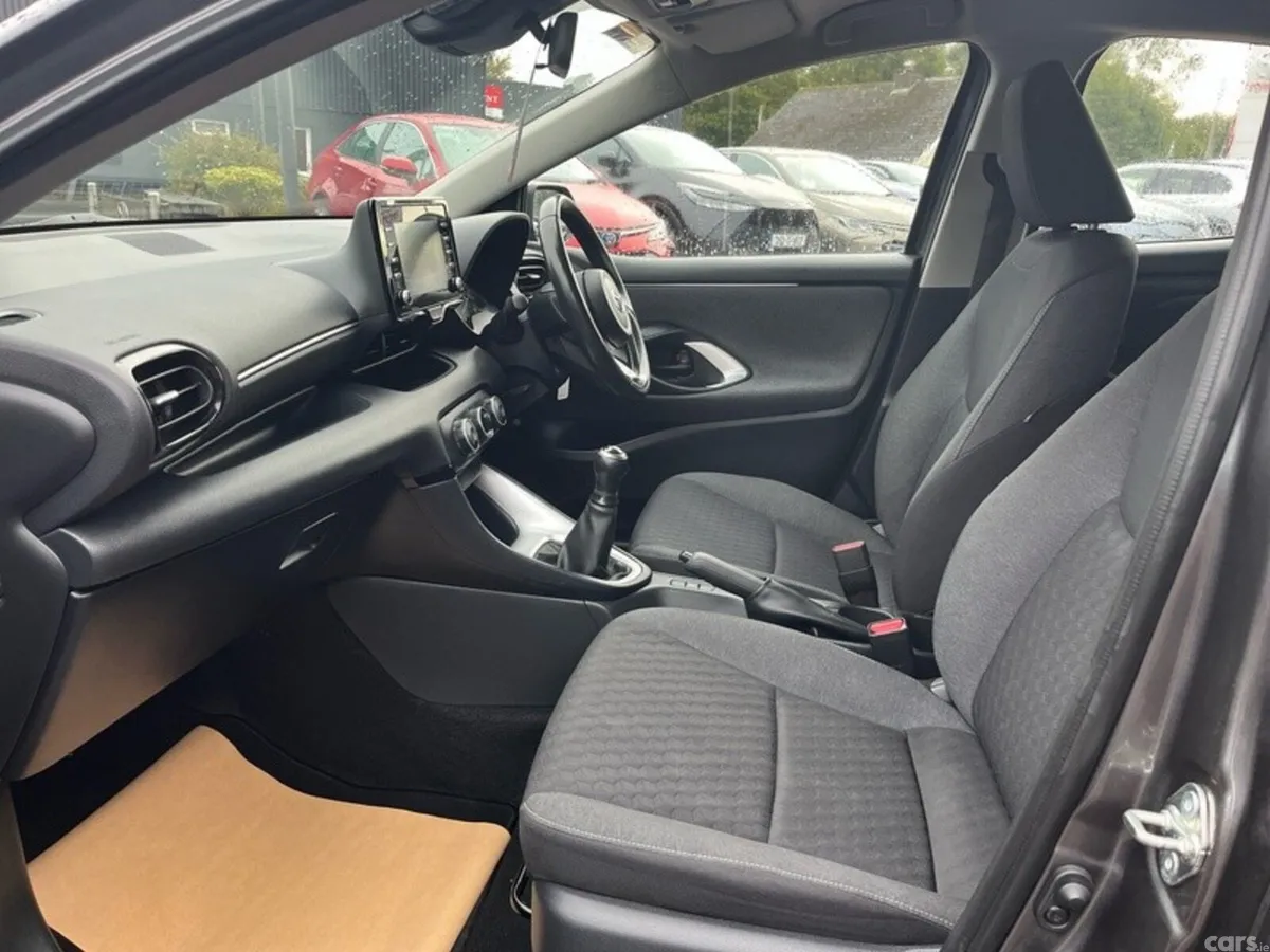 Toyota Yaris Hatchback, Petrol, 2022, Grey