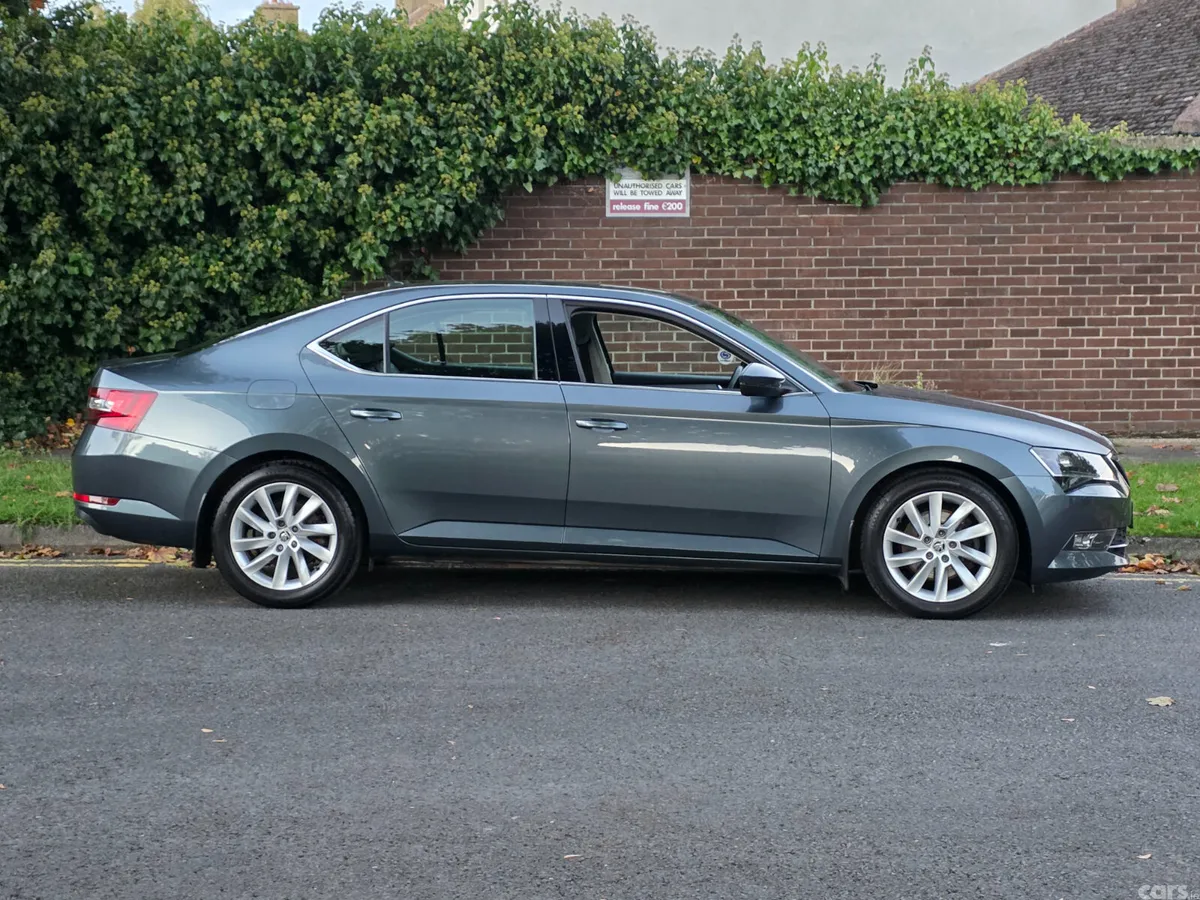 Skoda Superb Saloon, Diesel, 2017, Grey