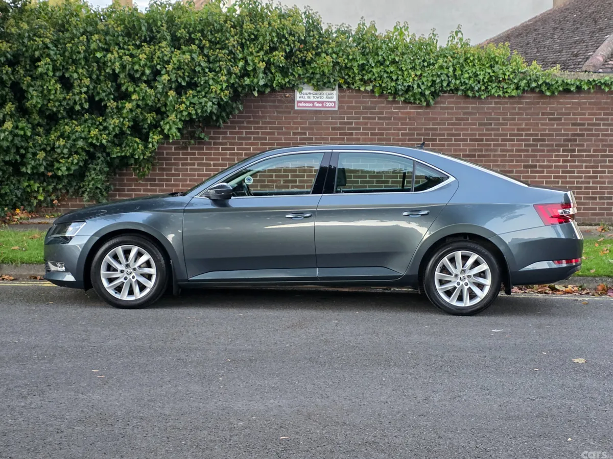 Skoda Superb Saloon, Diesel, 2017, Grey