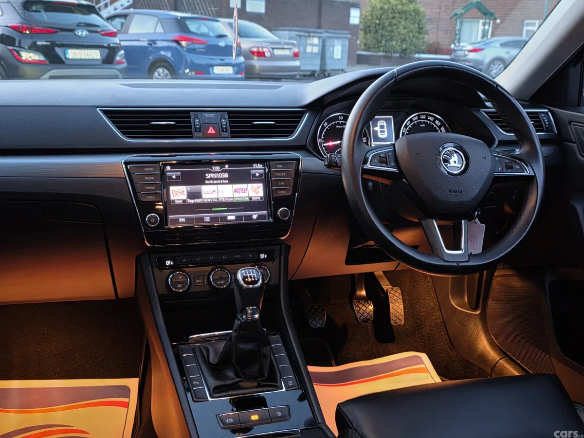 Skoda Superb Saloon, Diesel, 2017, Grey