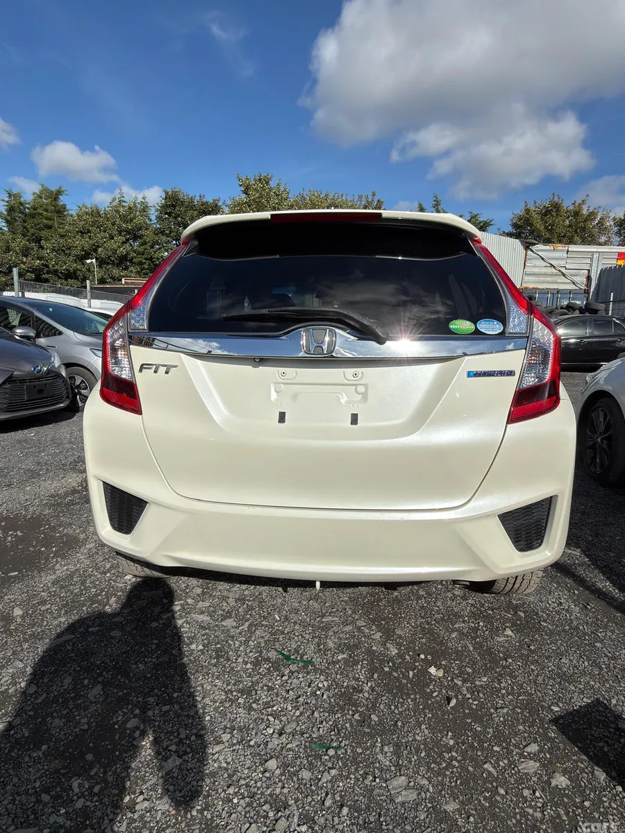 Honda Fit Hatchback, Petrol Hybrid, 2015, White