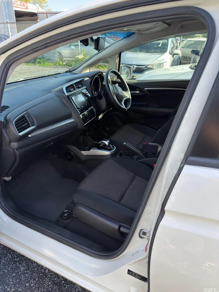 Honda Fit Hatchback, Petrol Hybrid, 2015, White