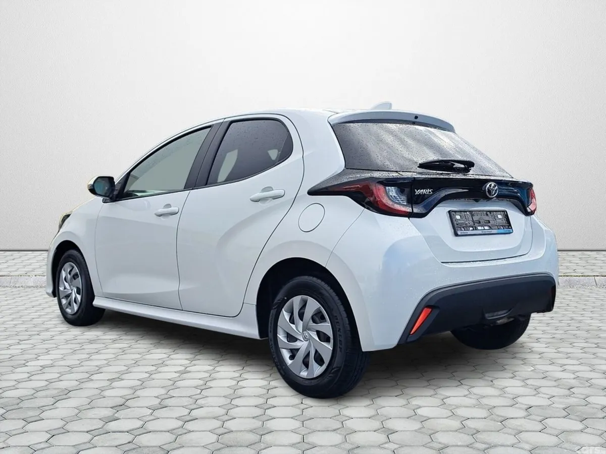 Toyota Yaris Hatchback, Petrol, 2021, White