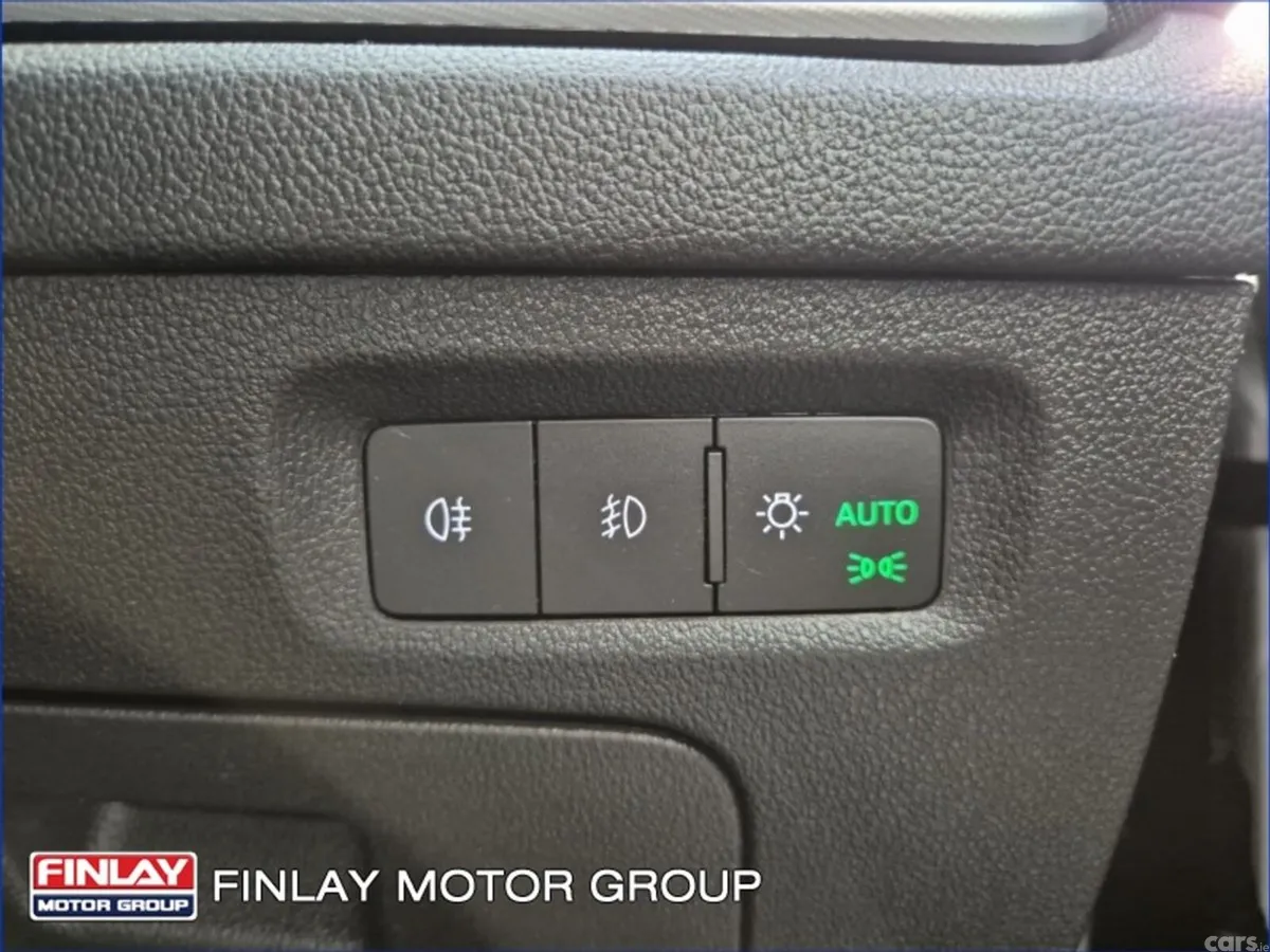 Skoda Octavia Saloon, Petrol, 2021, Black