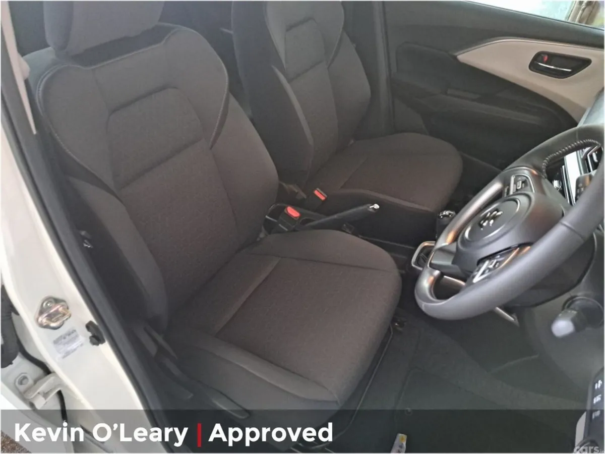Suzuki Swift Hatchback, Petrol, 2026, White