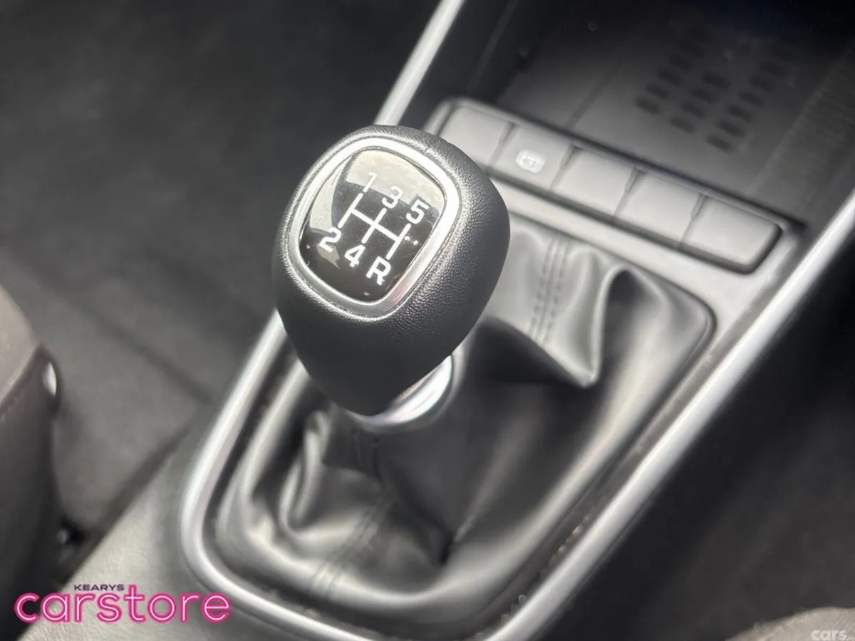 Hyundai i20 Hatchback, Petrol, 2024, Grey