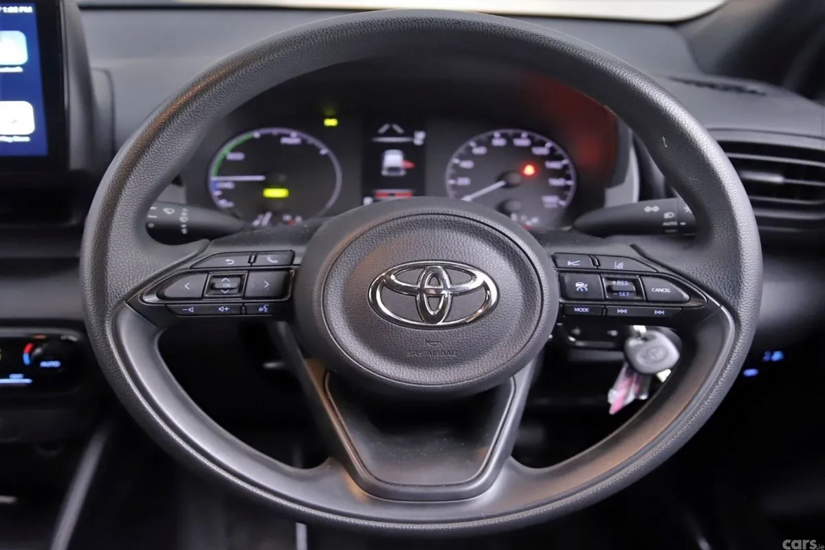 Toyota Yaris Hatchback, Petrol Hybrid, 2022, Blue
