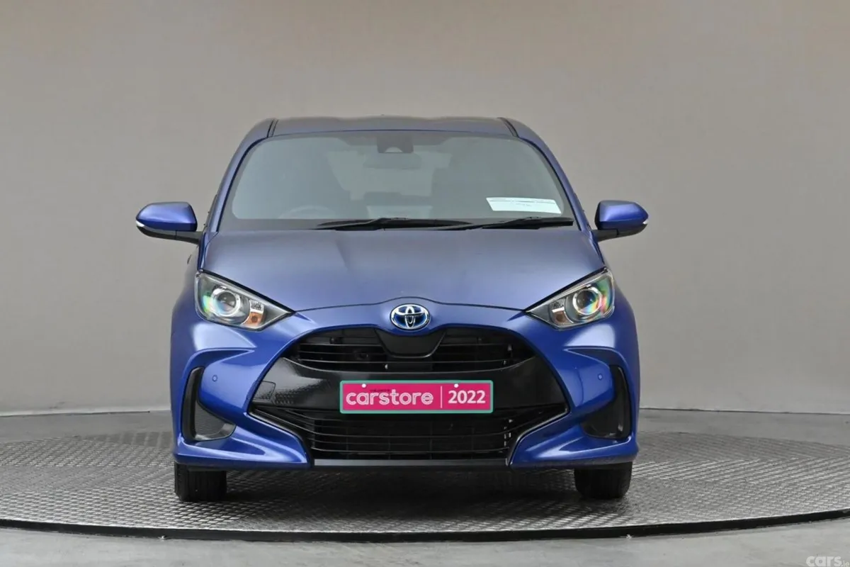Toyota Yaris Hatchback, Petrol Hybrid, 2022, Blue
