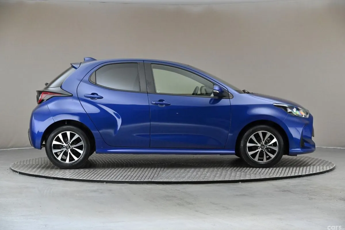 Toyota Yaris Hatchback, Petrol Hybrid, 2022, Blue