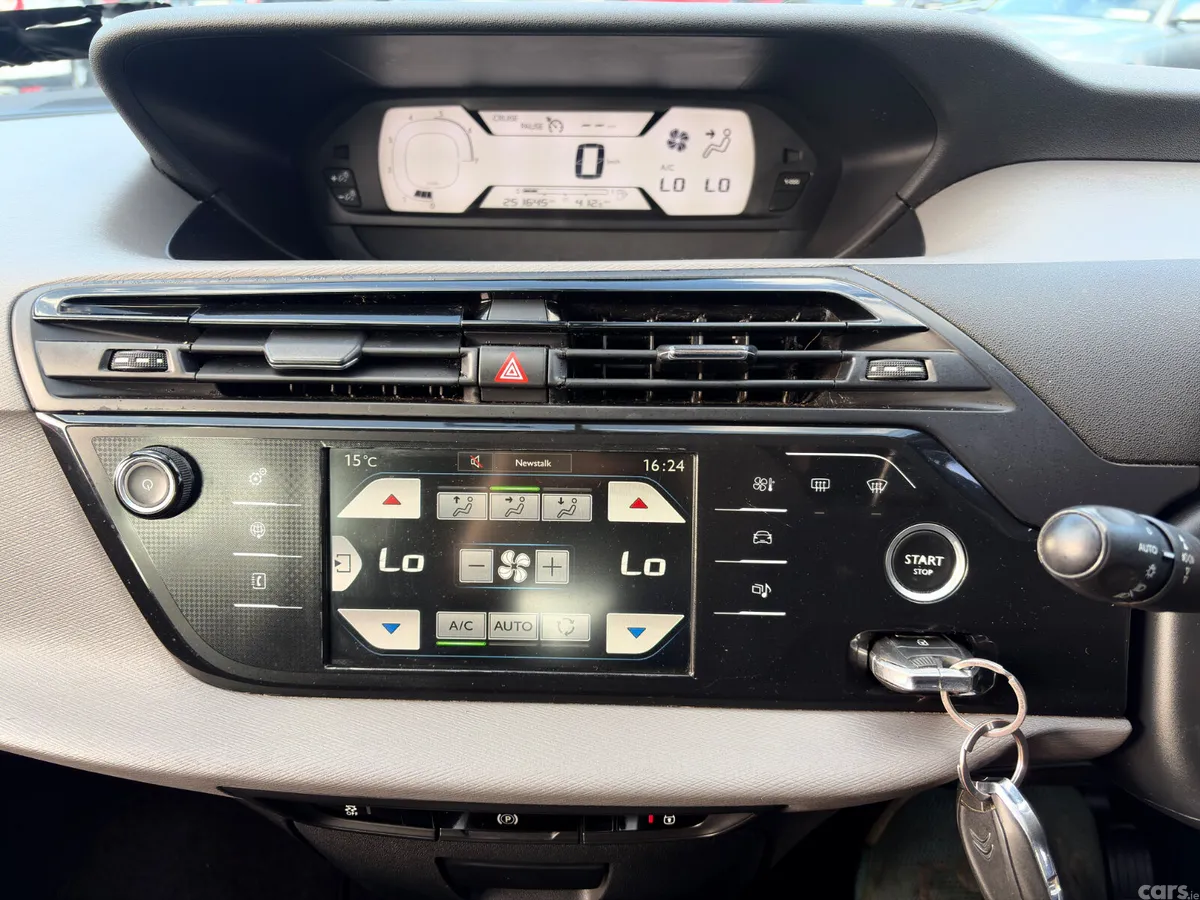 Citroen C4 Hatchback, Diesel, 2015, Red