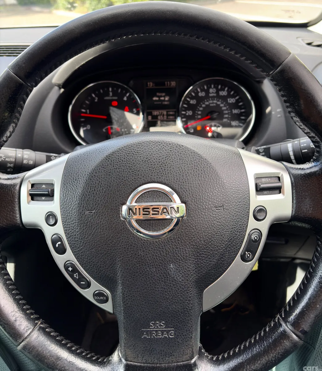 Nissan Qashqai Hatchback, Diesel, 2011, White