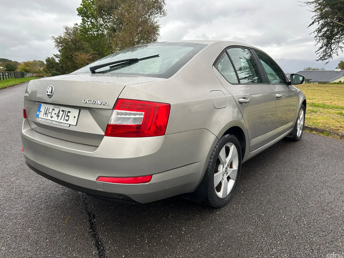 Skoda Octavia Saloon, Diesel, 2014, Beige