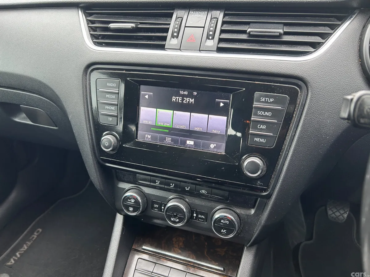 Skoda Octavia Saloon, Diesel, 2014, Beige