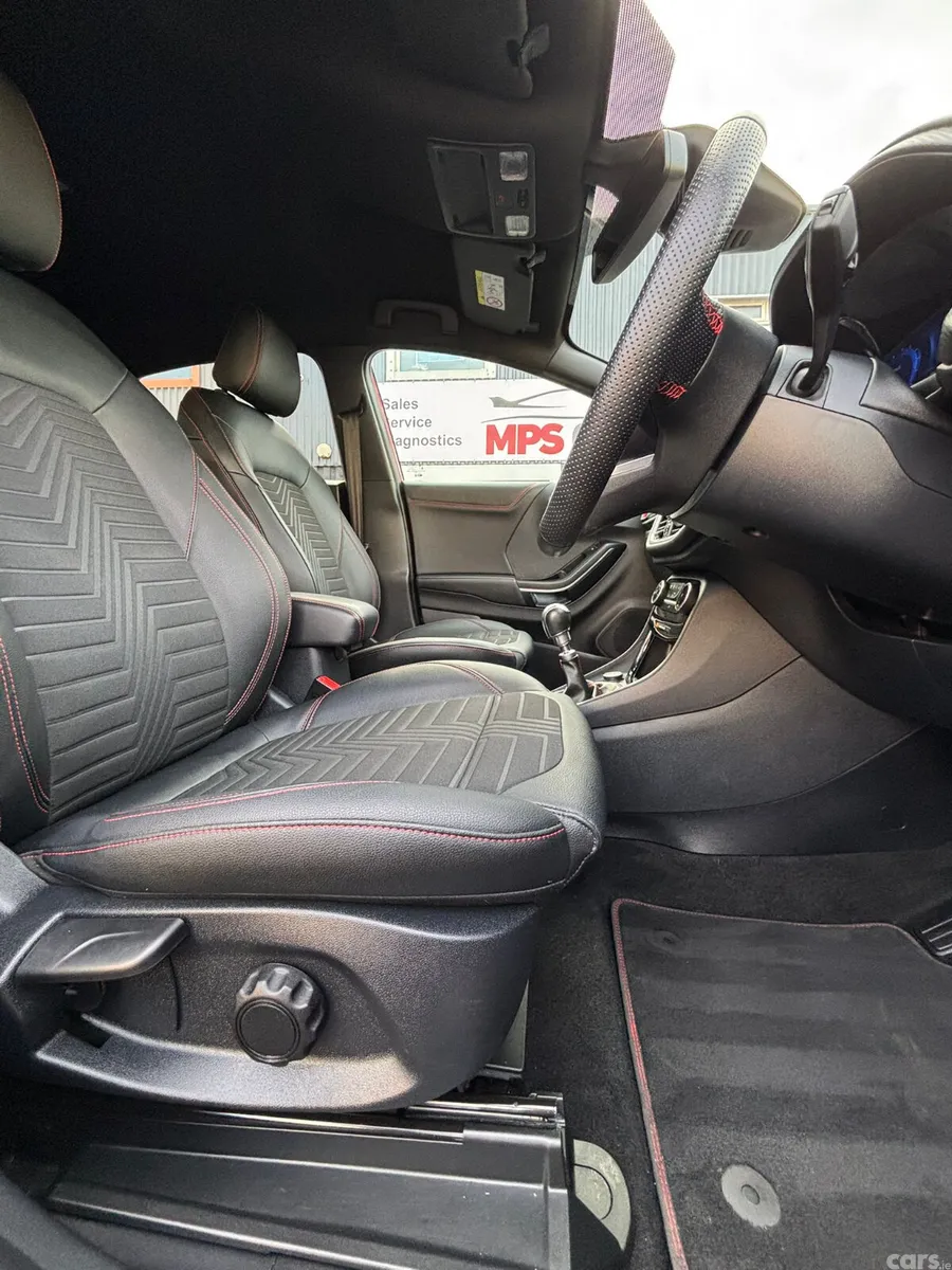 Ford Puma MPV, Petrol Hybrid, 2022, Red