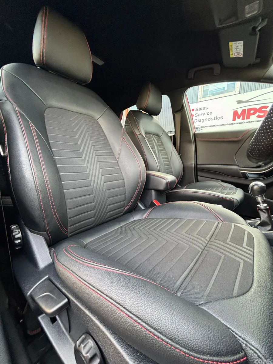 Ford Puma MPV, Petrol Hybrid, 2022, Red