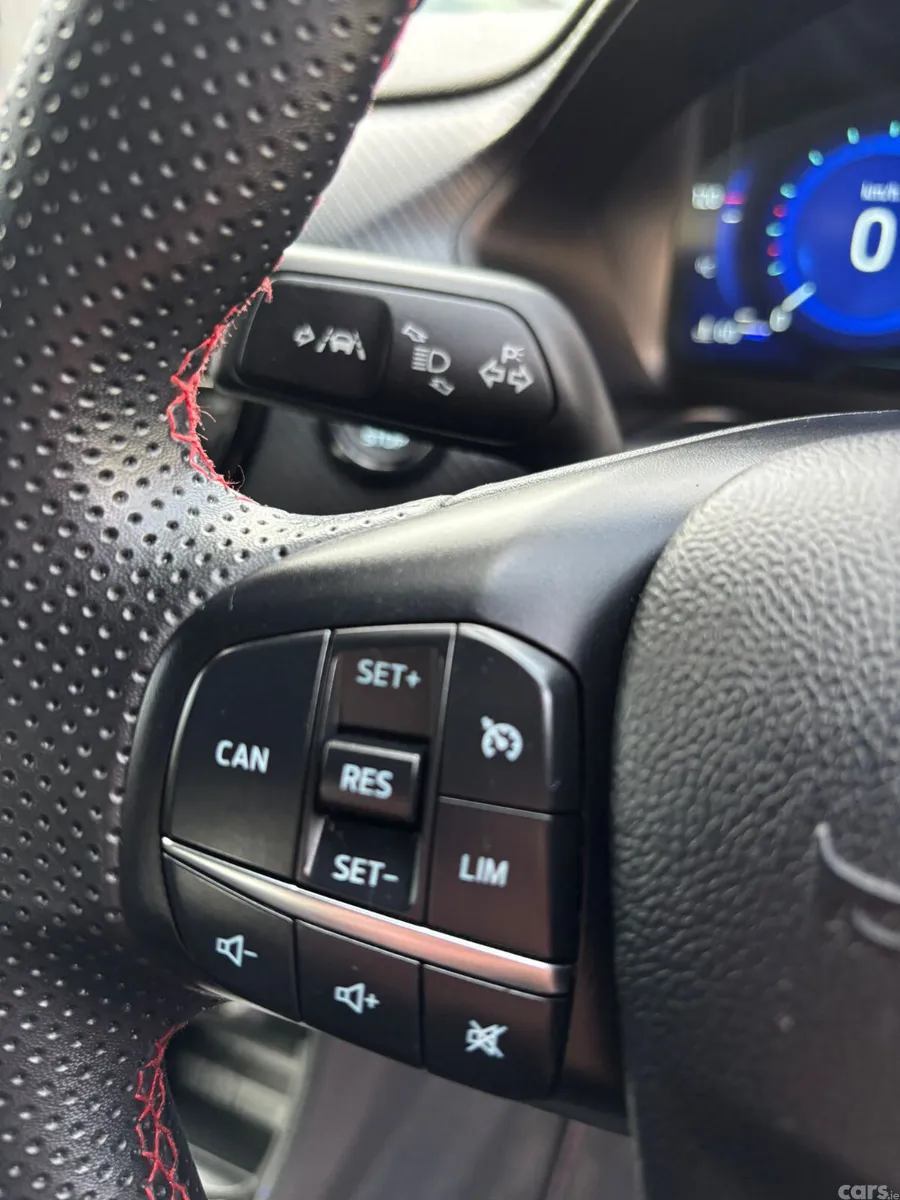 Ford Puma MPV, Petrol Hybrid, 2022, Red