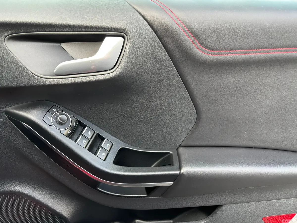 Ford Puma MPV, Petrol Hybrid, 2022, Red