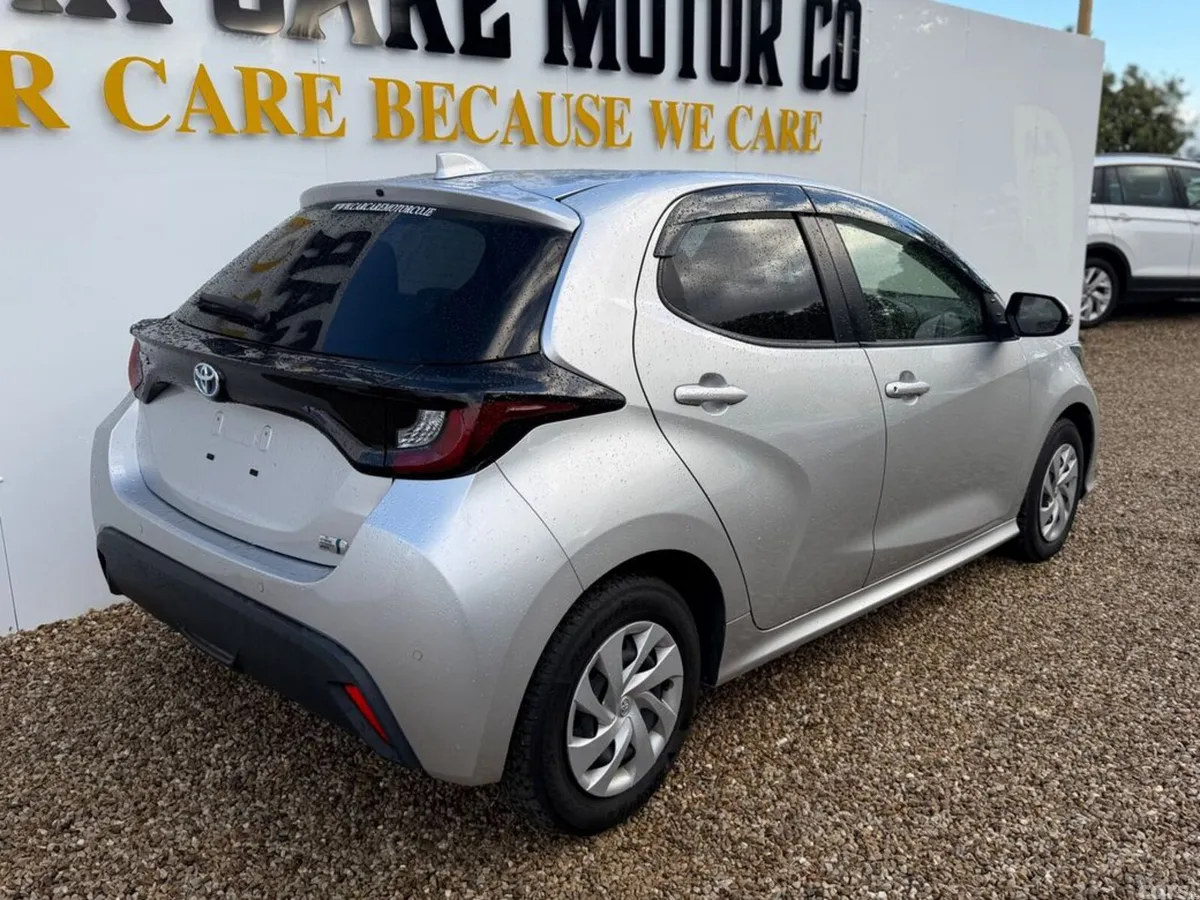 Toyota Yaris Hatchback, Petrol Hybrid, 2020, Silver