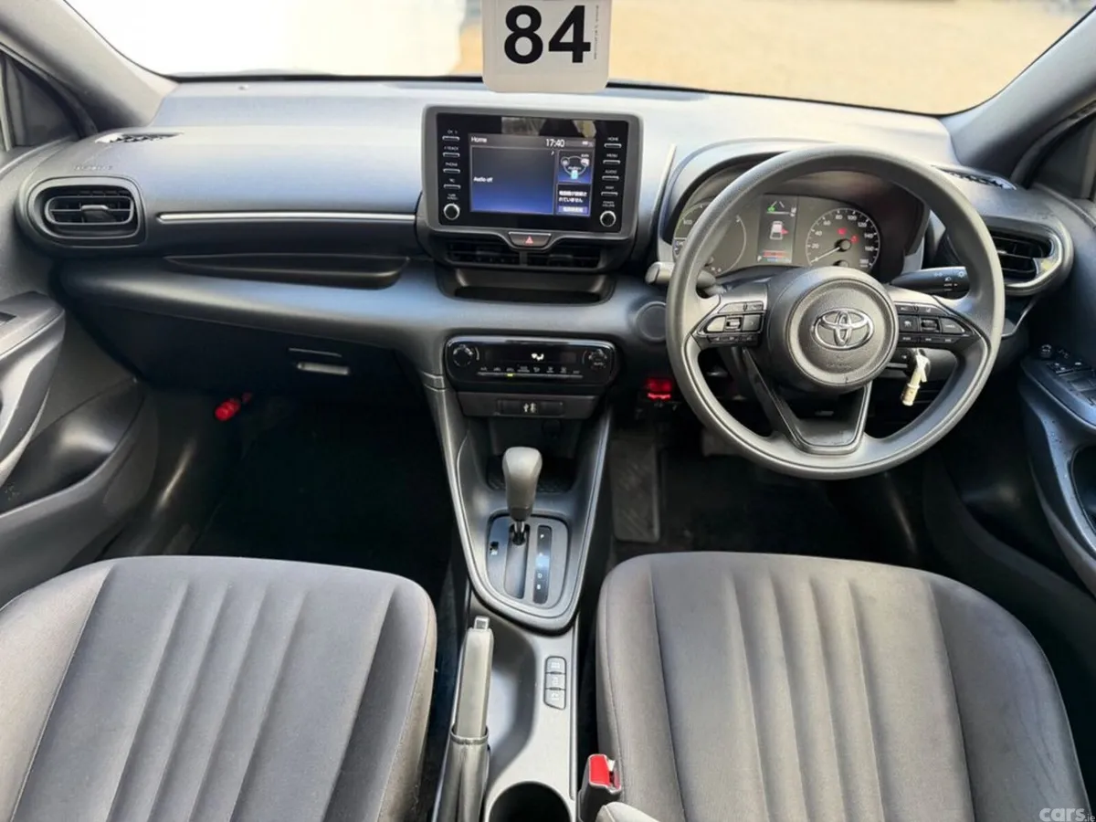 Toyota Yaris Hatchback, Petrol Hybrid, 2020, Silver