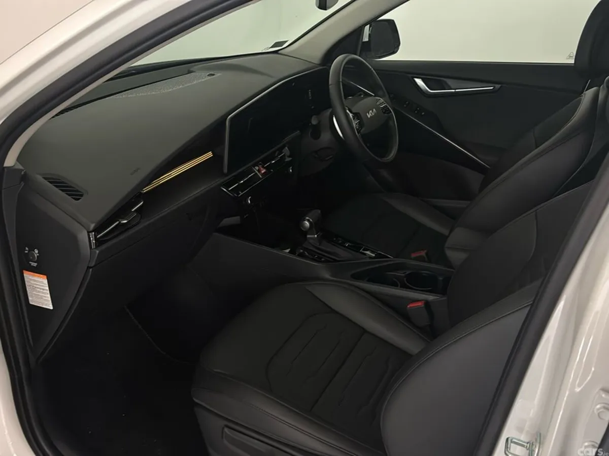 Kia Niro Hatchback, Petrol Plug-in Hybrid, 2025, White