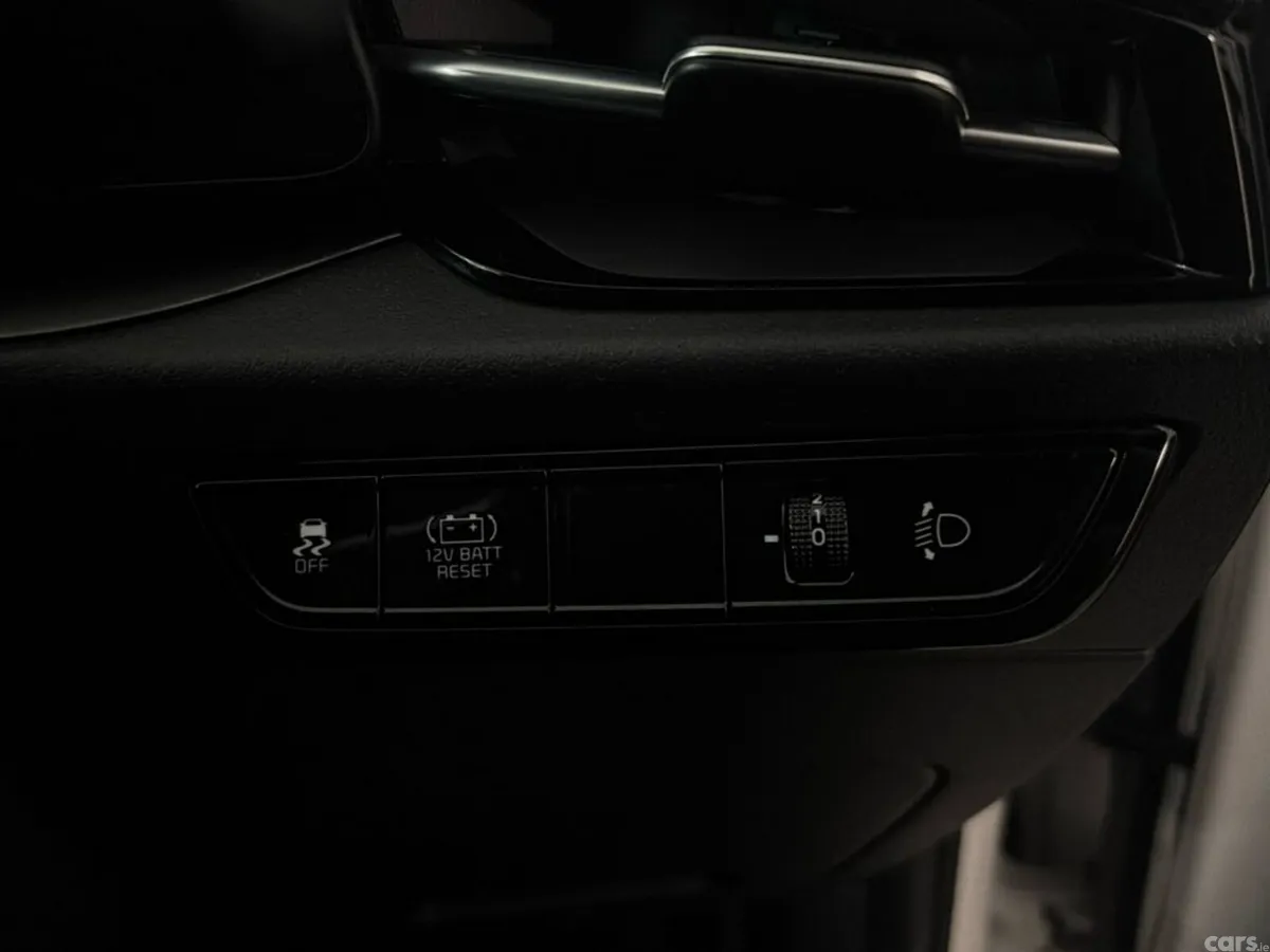 Kia Niro Hatchback, Petrol Plug-in Hybrid, 2025, White