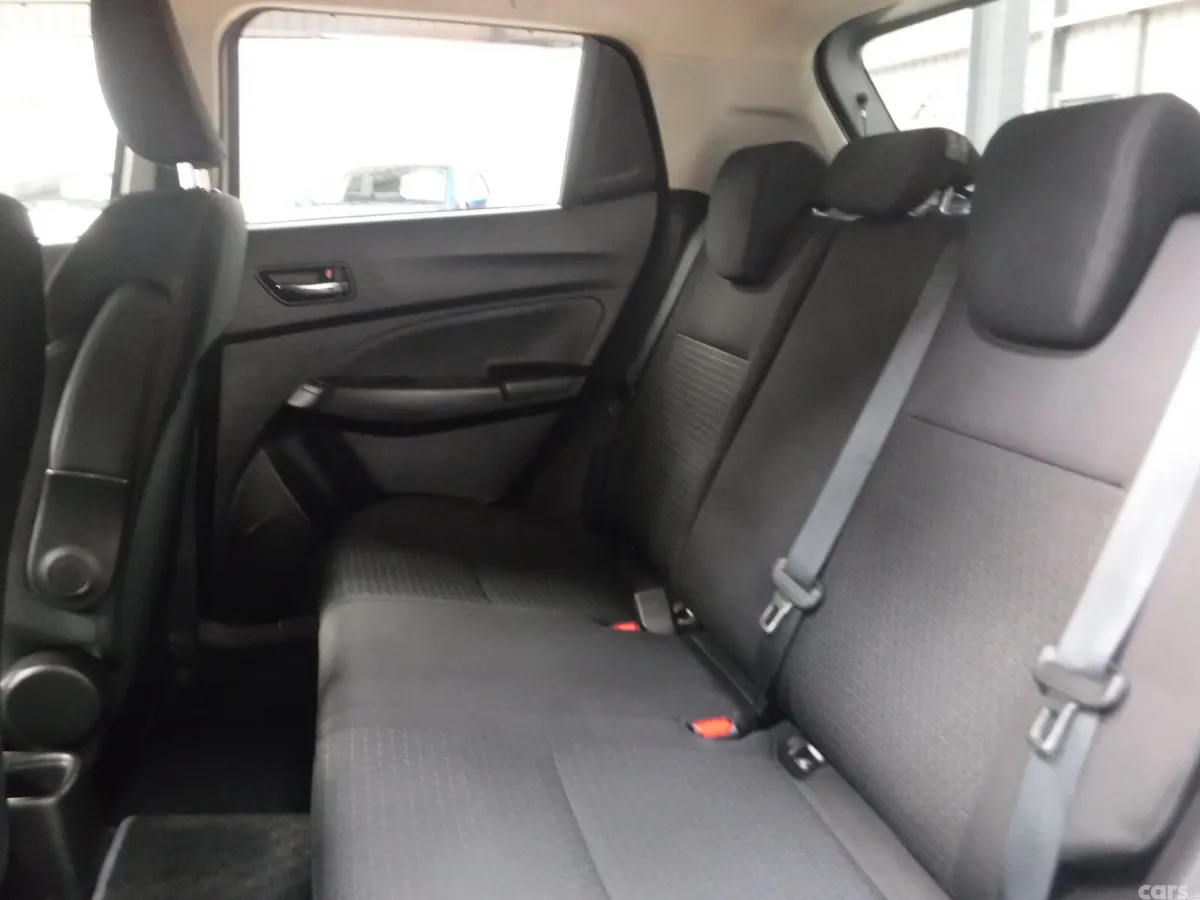 Suzuki Swift Hatchback, Petrol, 2023, Silver
