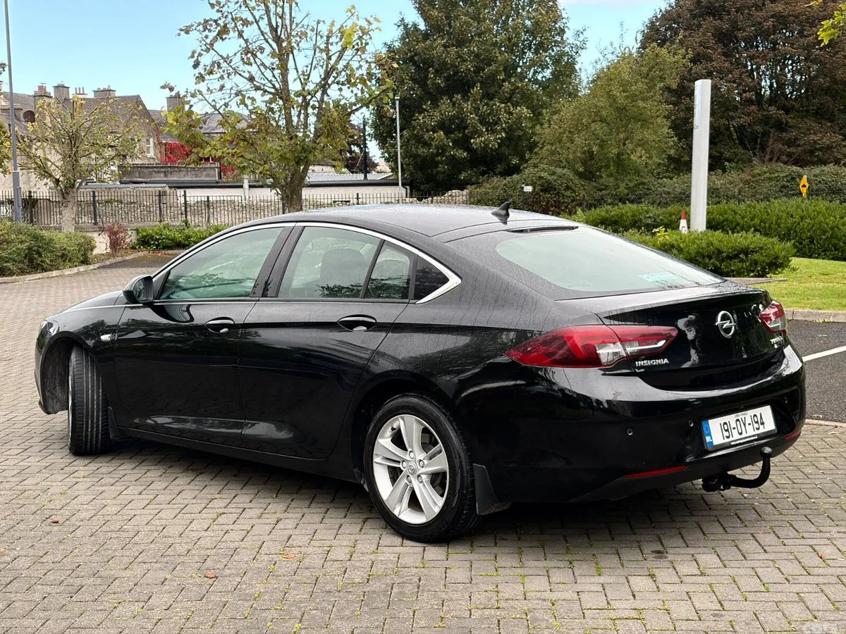 Opel Insignia Hatchback, Diesel, 2019, Black