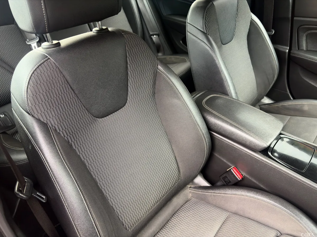 Opel Insignia Hatchback, Diesel, 2019, Black