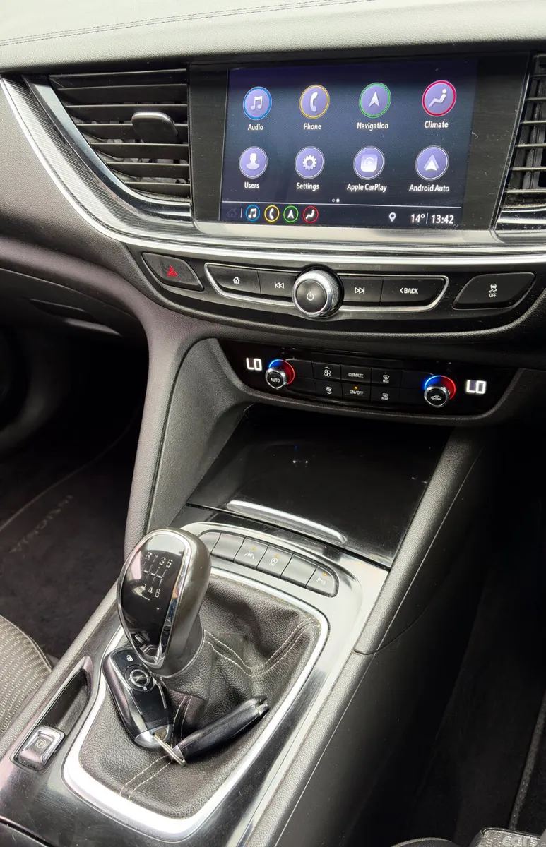 Opel Insignia Hatchback, Diesel, 2019, Black