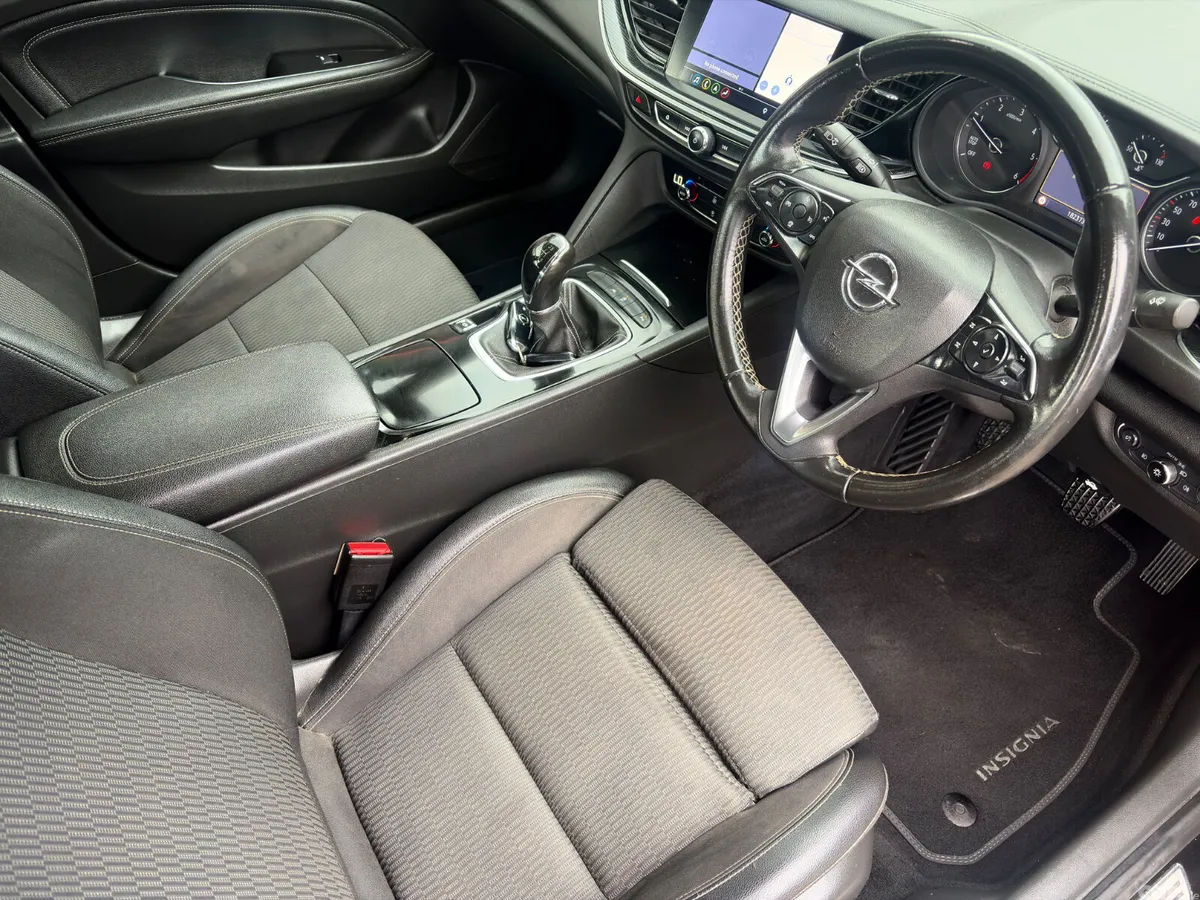Opel Insignia Hatchback, Diesel, 2019, Black