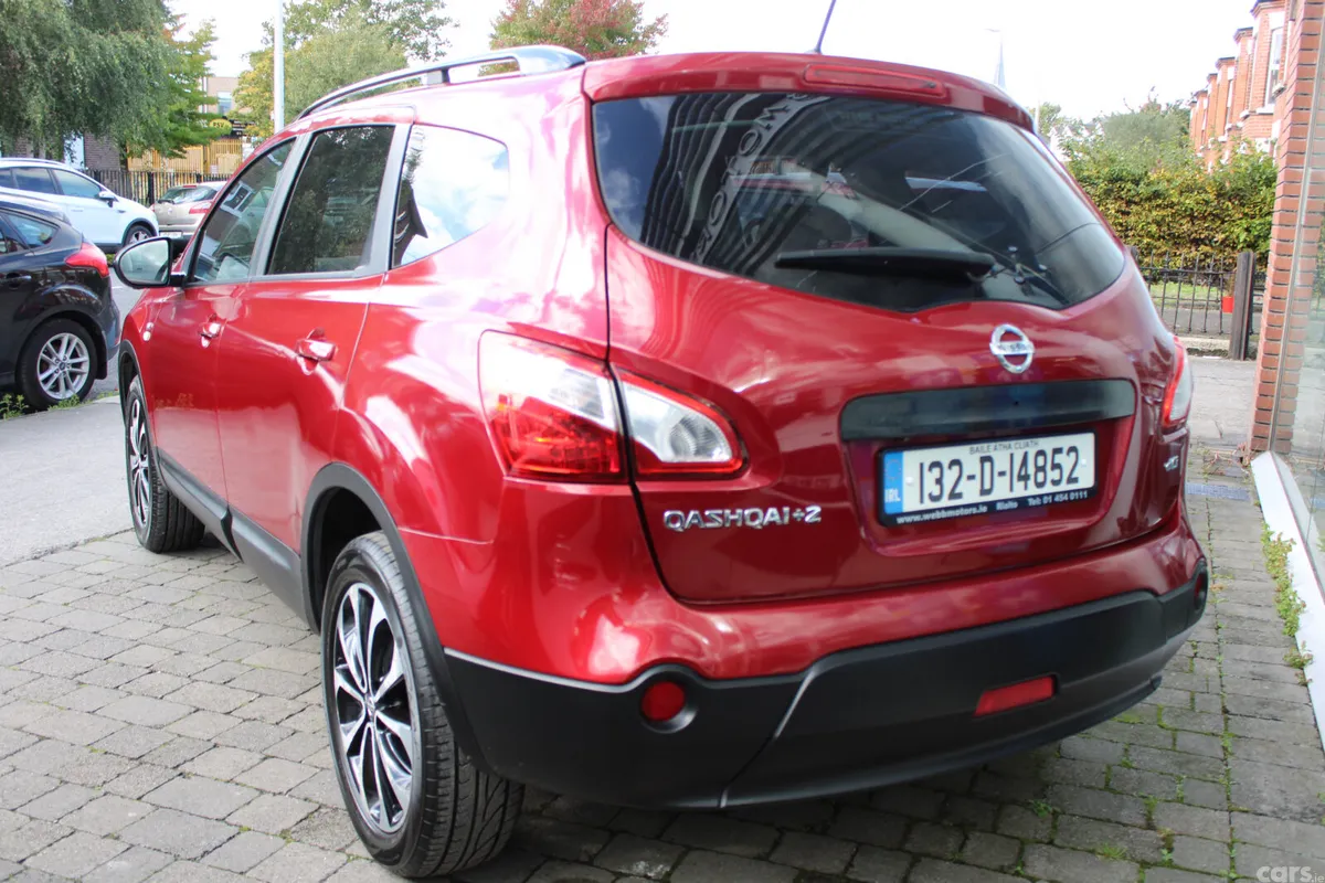 Nissan Qashqai+2 MPV, Diesel, 2013, Red