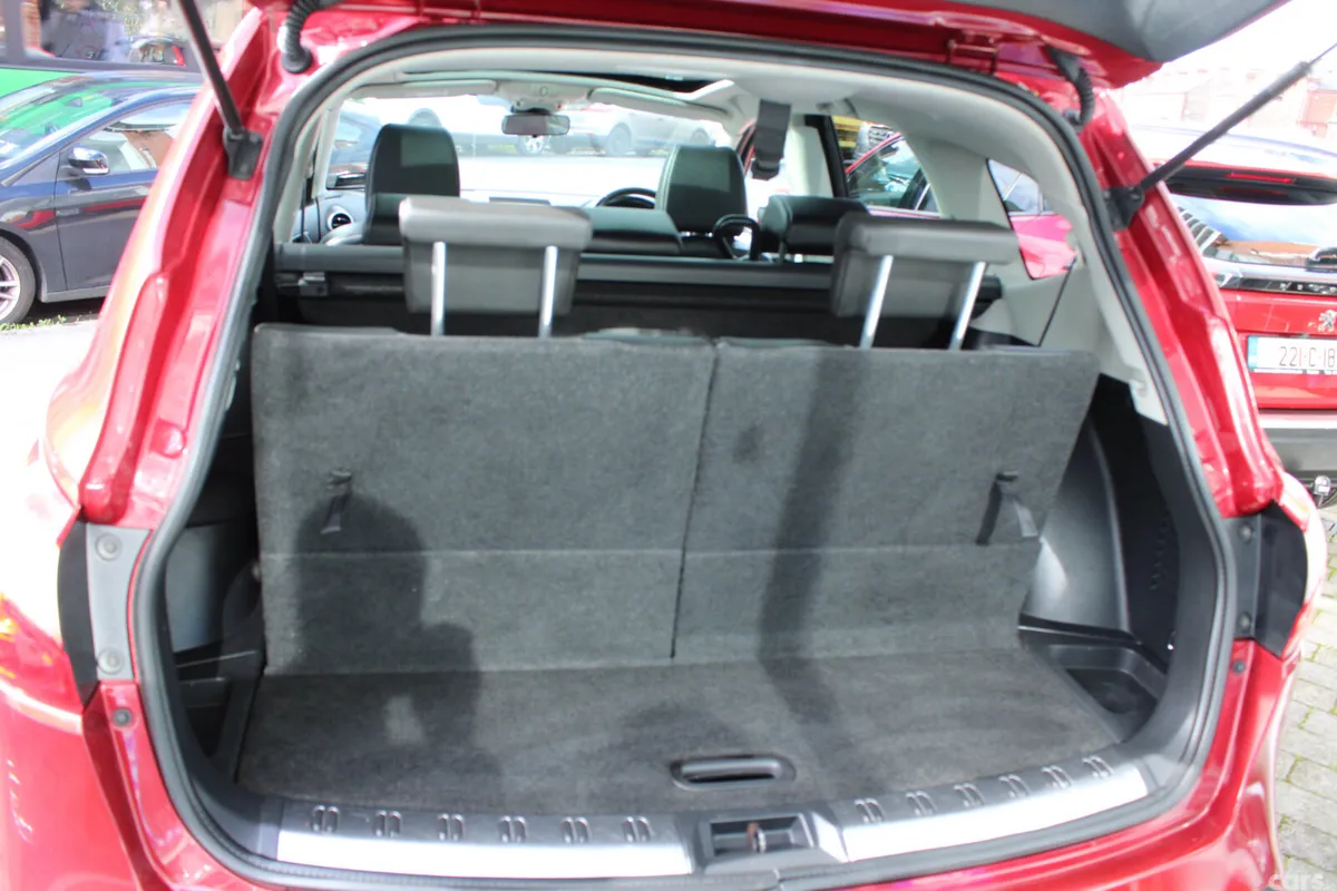 Nissan Qashqai+2 MPV, Diesel, 2013, Red