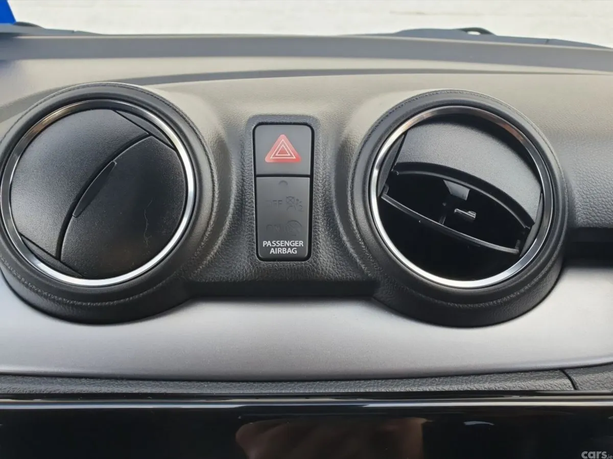 Suzuki Swift Hatchback, Petrol, 2022, White
