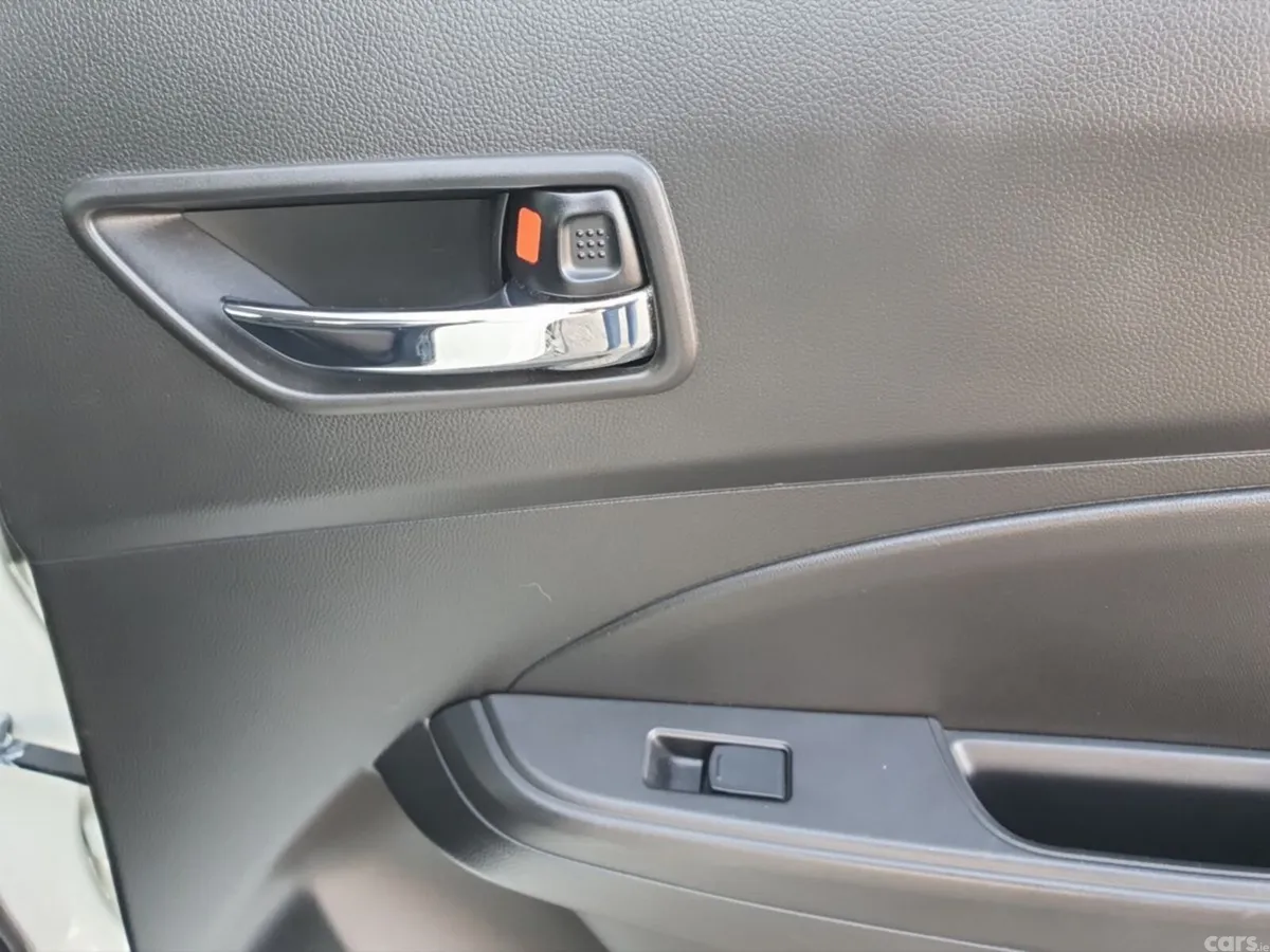 Suzuki Swift Hatchback, Petrol, 2022, White