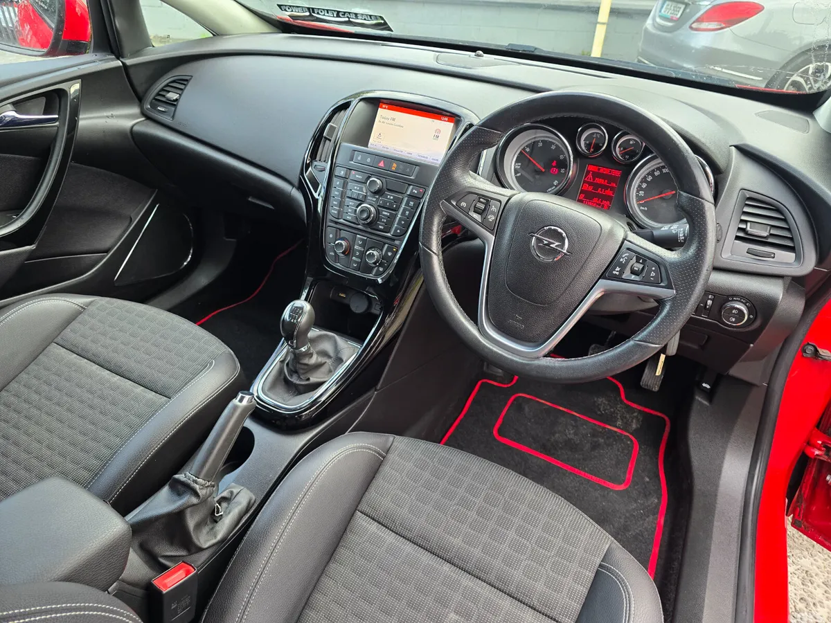 Opel Astra Hatchback, Diesel, 2018, Red