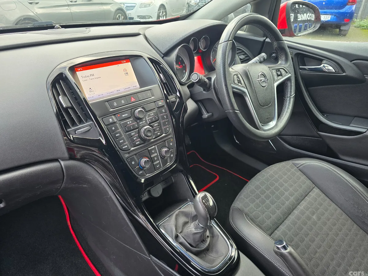 Opel Astra Hatchback, Diesel, 2018, Red