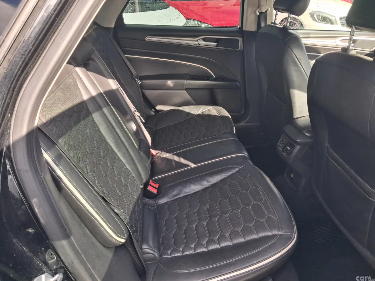 Ford Mondeo Saloon, Diesel, 2016, Black