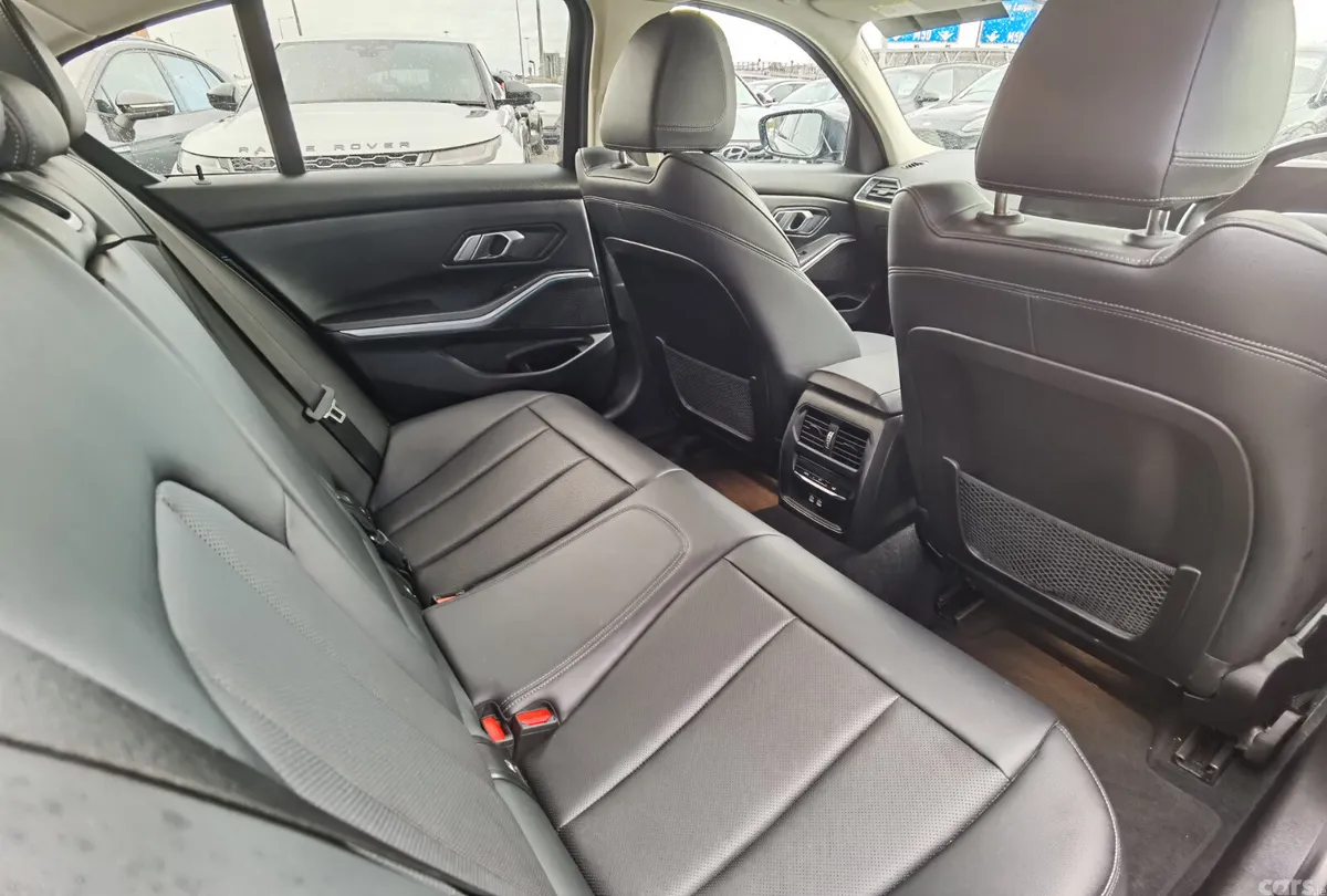 BMW 3-Series Saloon, Petrol Plug-in Hybrid, 2023, Black