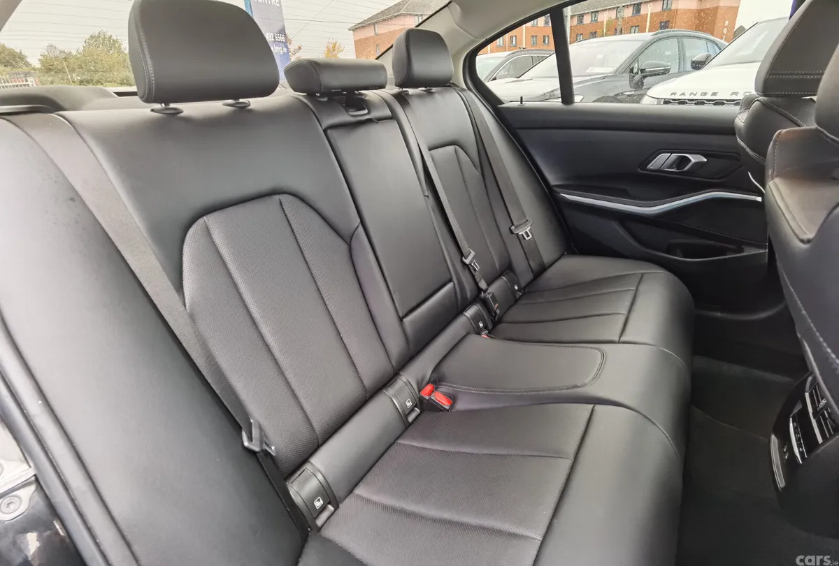 BMW 3-Series Saloon, Petrol Plug-in Hybrid, 2023, Black