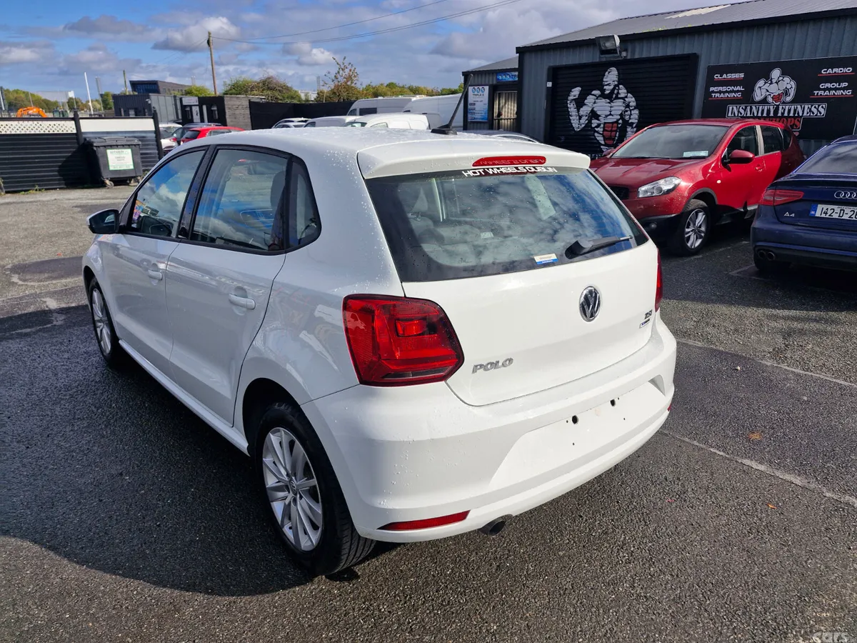 Volkswagen Polo Hatchback, Petrol, 2016, White