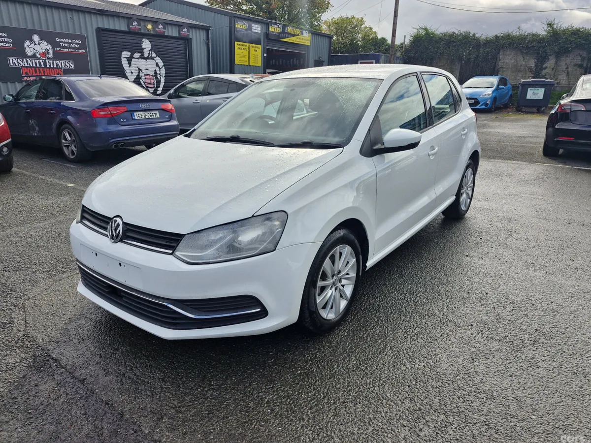 Volkswagen Polo Hatchback, Petrol, 2016, White