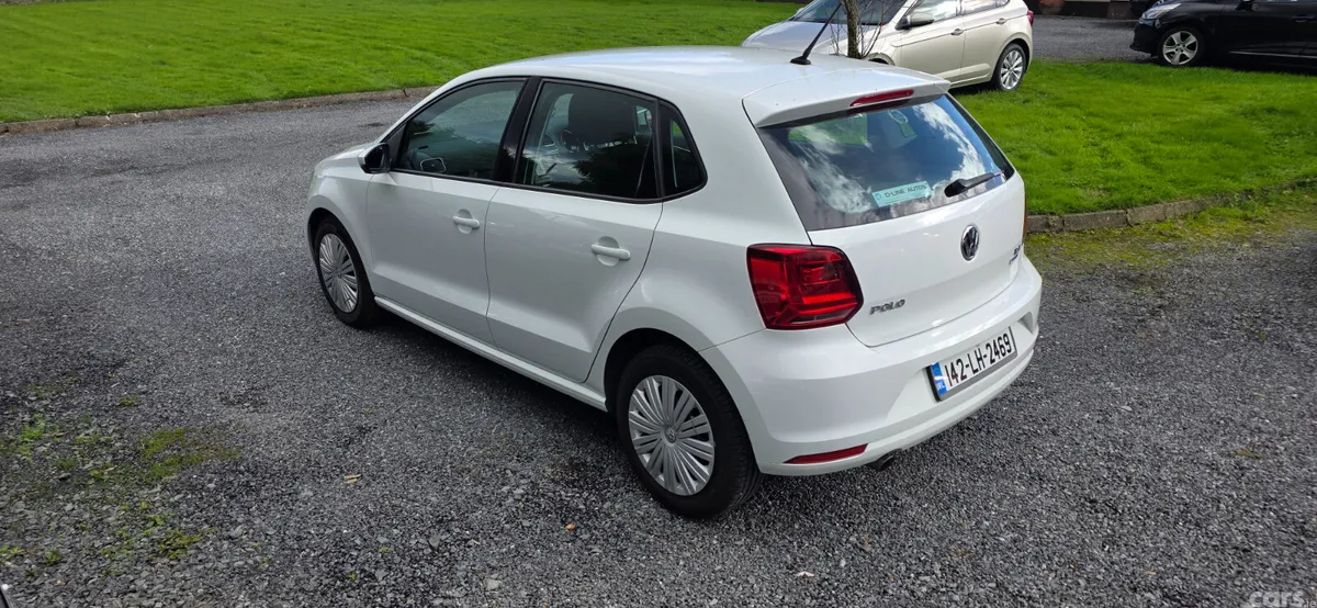 Volkswagen Polo Hatchback, Petrol, 2014, White