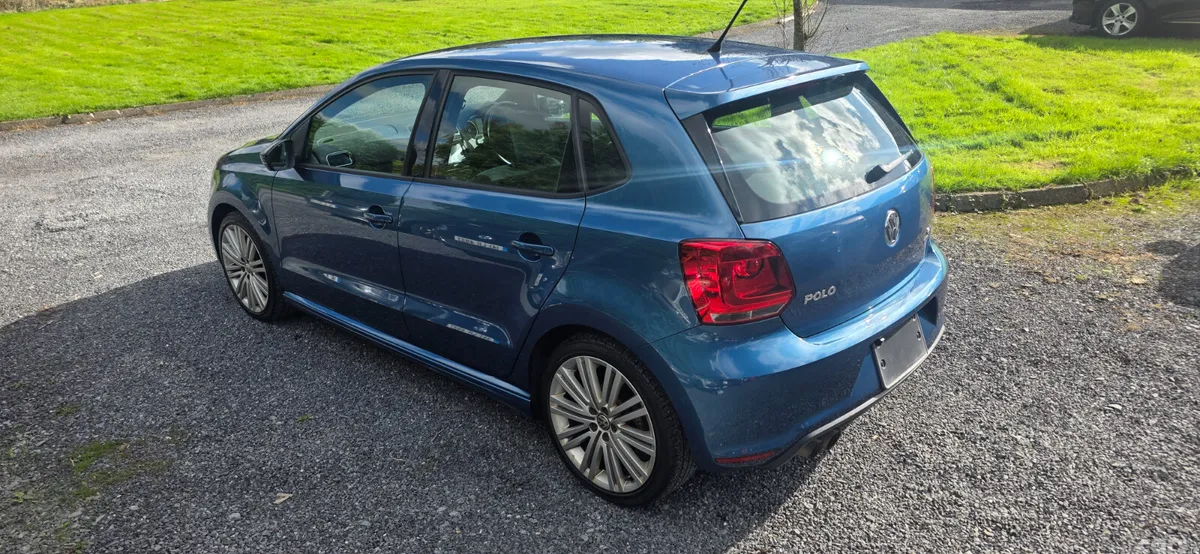 Volkswagen Polo Hatchback, Petrol, 2013, Blue