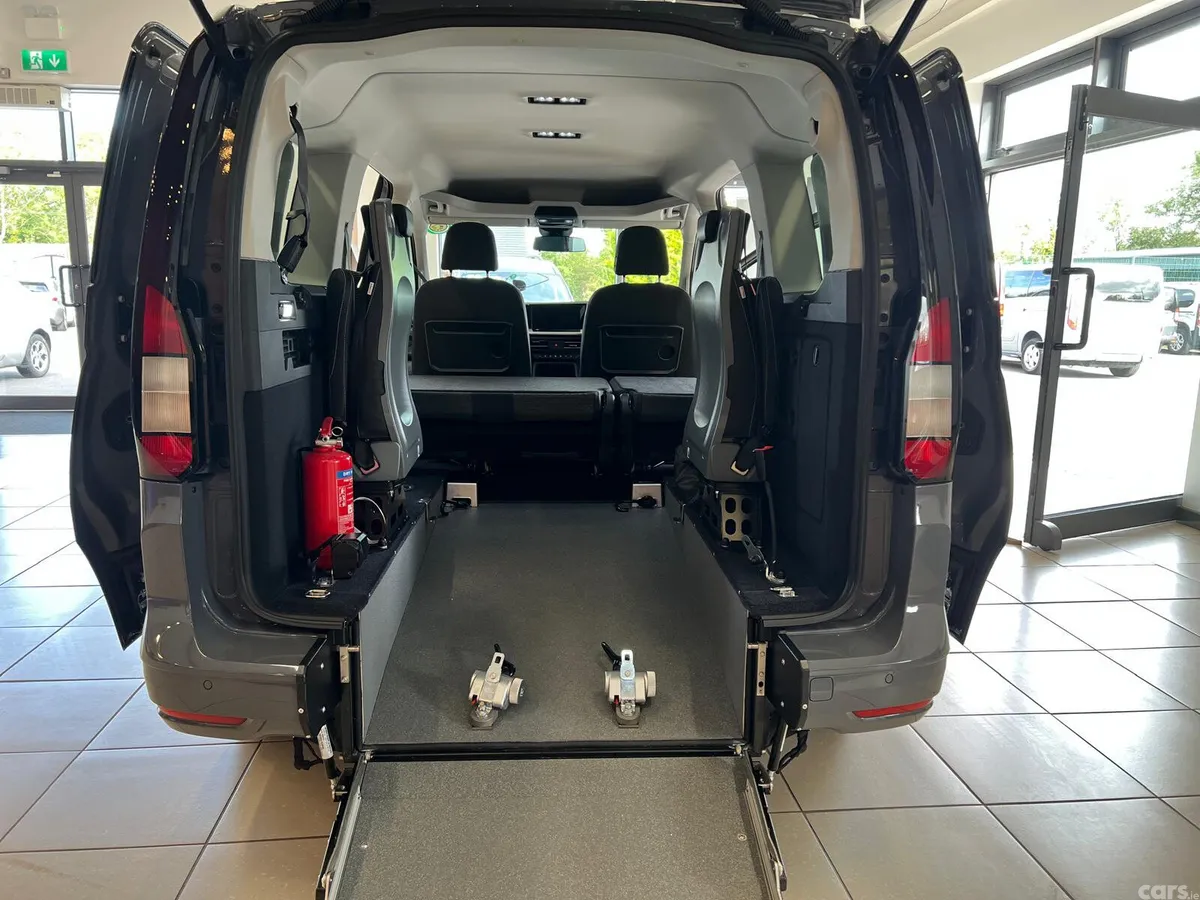 Ford Tourneo Connect MPV, Diesel, 2025, Grey
