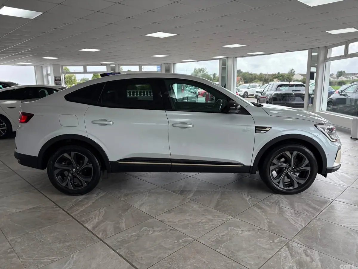 Renault Arkana SUV, Petrol Hybrid, 2023, White